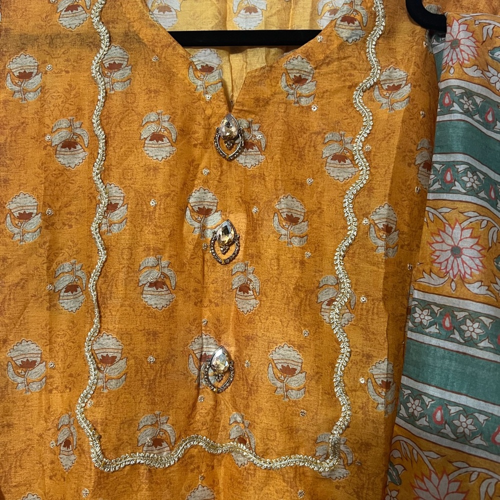 Pakistani Indian Designer Wear Lawn - image 6